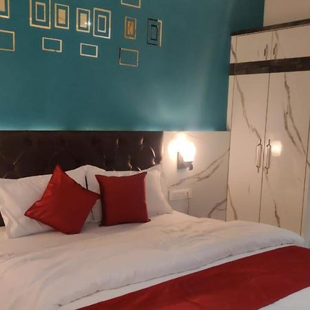 Hotel Relax Bhopal Bagian luar foto