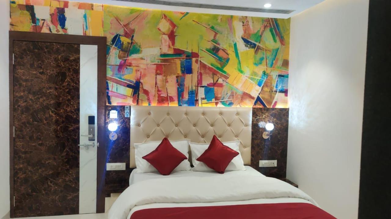 Hotel Relax Bhopal Bagian luar foto