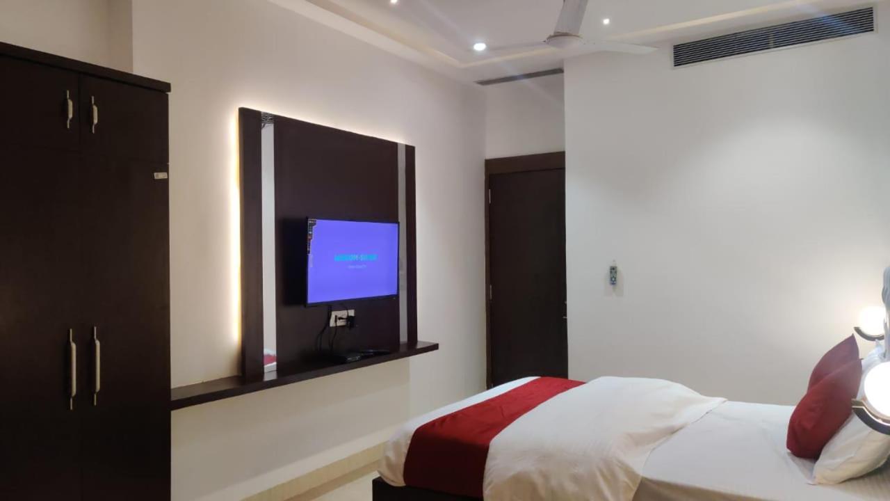 Hotel Relax Bhopal Bagian luar foto