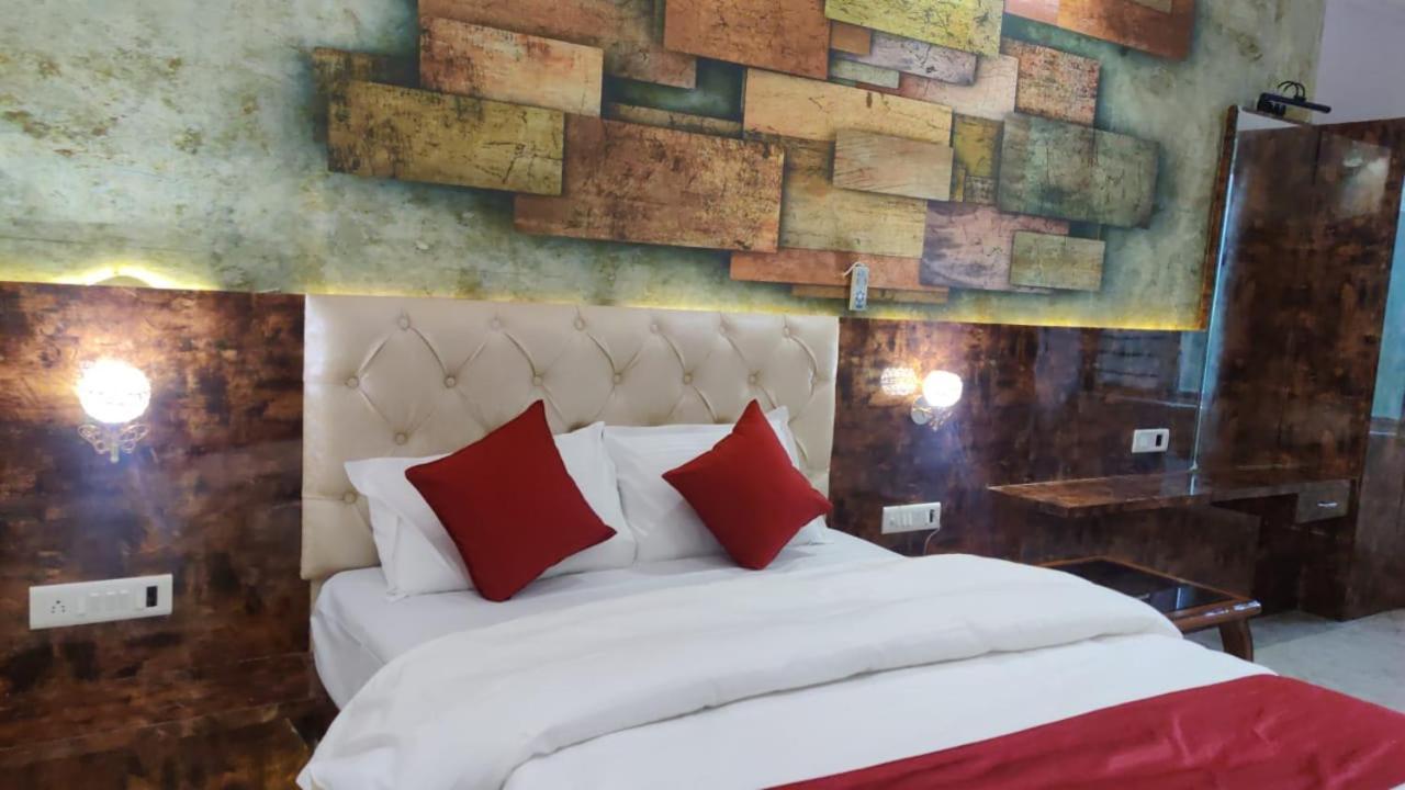 Hotel Relax Bhopal Bagian luar foto